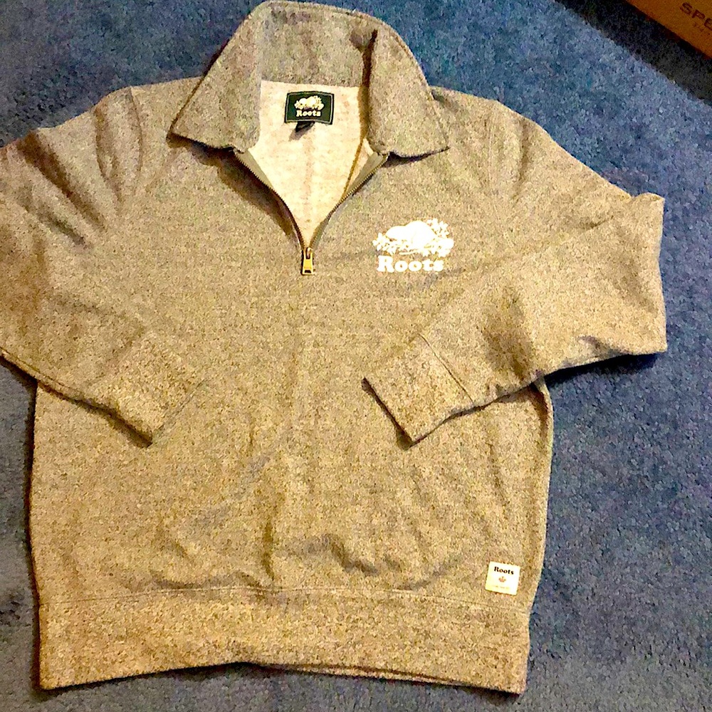 Roots Sweatshirt, 1/4 zip w/collar, no hood, no pocket. Heather black/white